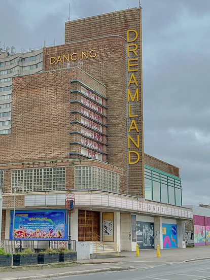 RebeccaGoldberg_Residency_ModjaModjaHouse_640px_1.24×1-4